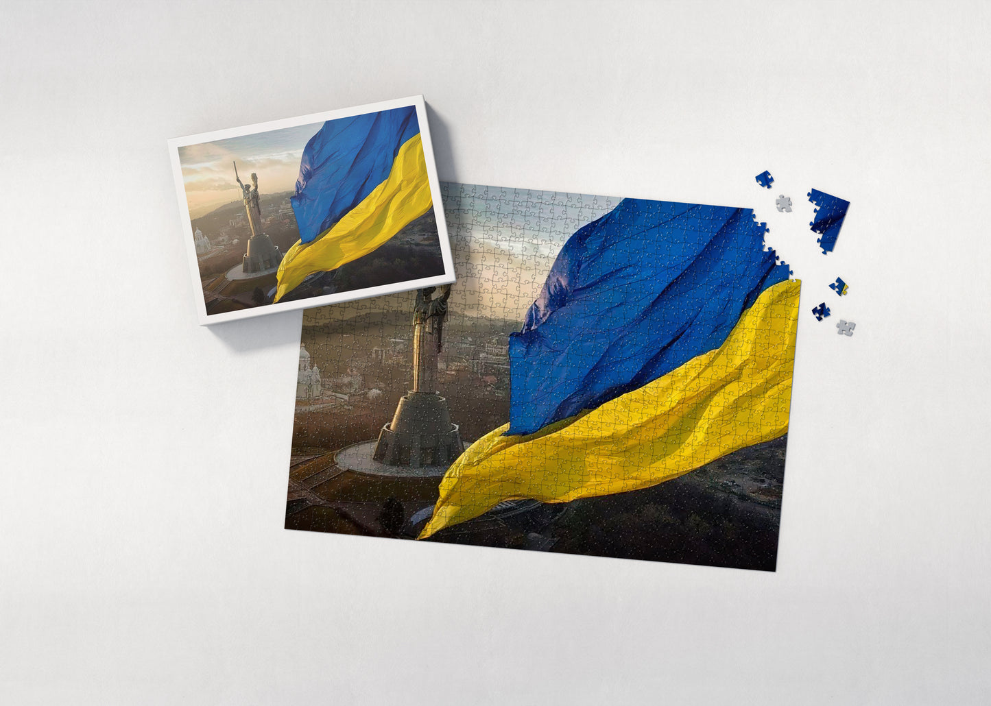 Puzzle Ukrainian flag and Monument, Kyiv